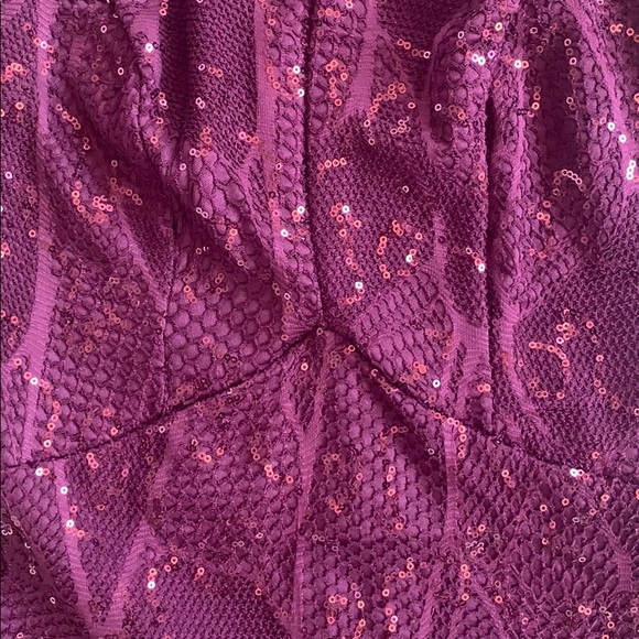 Burgundy sequence dress - Picture 3 of 4